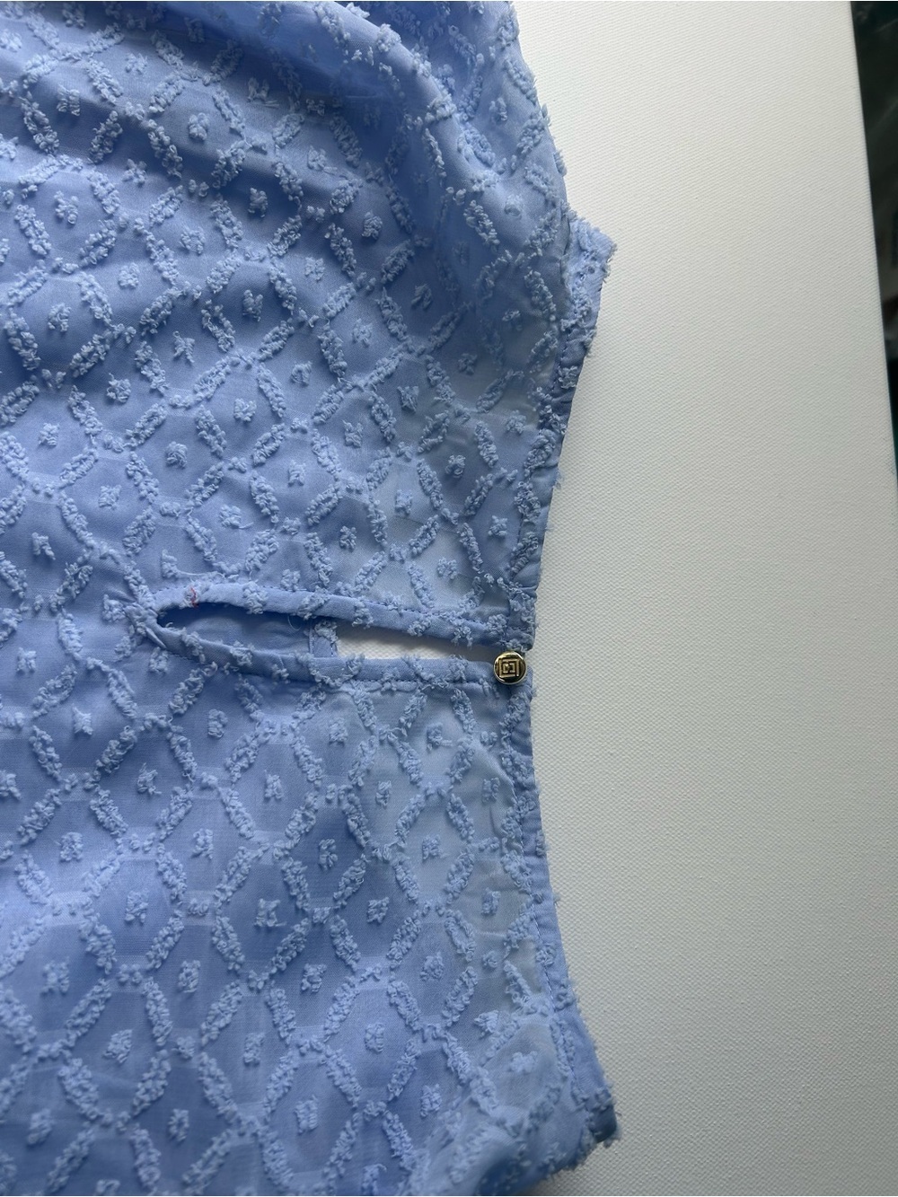 Liz Claiborne Light Blue Textured Flutter-Sleeve Blouse - Picture 5 of 8